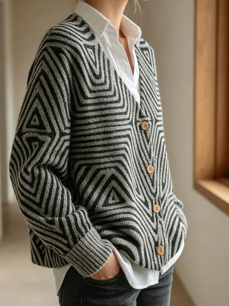 Women's Printed Knitted Cardigan, Featuring a Retro Ethnic Style Design with Diagonal Geometric Patterns, Is Suitable for Daily Casual Wear in Spring, Autumn and Winter.