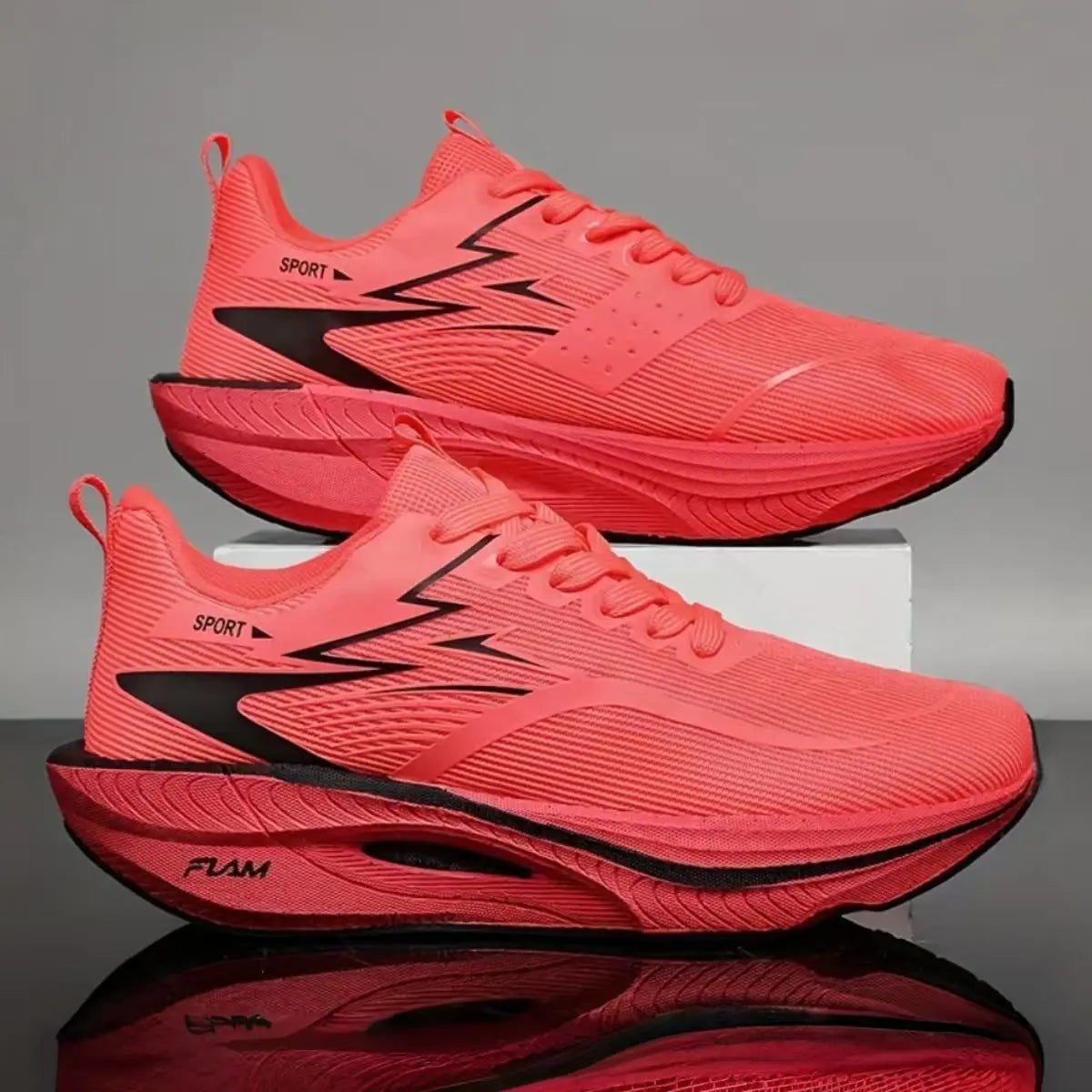 Women’s Fashion Versatile Comfortable Lightweight Running Shoes with Cushioning Technology and Carbon Plate, Unisex Competitive